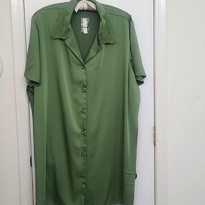 Cacique 26/28 satiny and lace green nightshirt